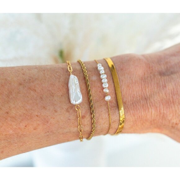 Dainty Pearl Bracelet Baroque Pearl Bracelet Gold Non-Tarnish Chain Bracelet - Picture 14 of 15